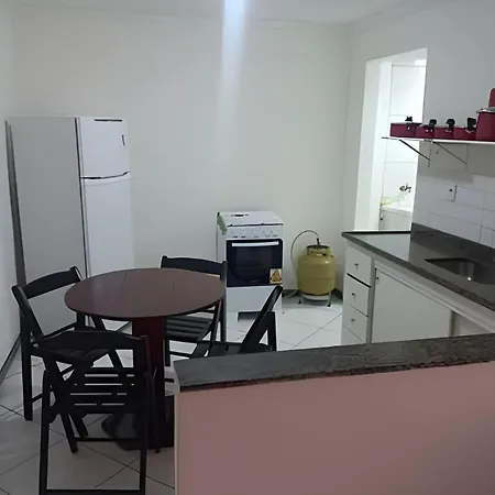 Apê com AC perto da praia-2